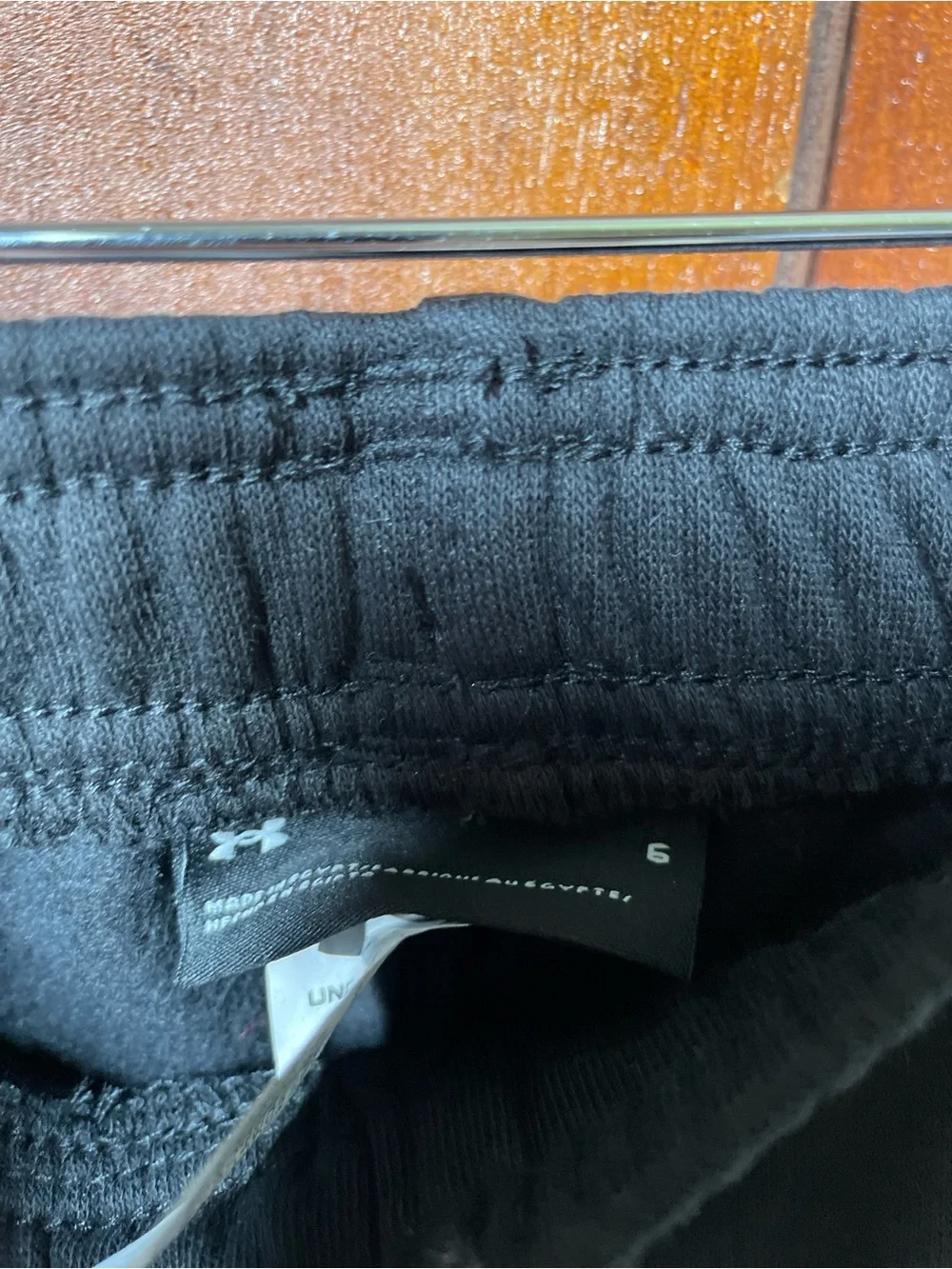 Under Armour boys size 6 black sweatpants
